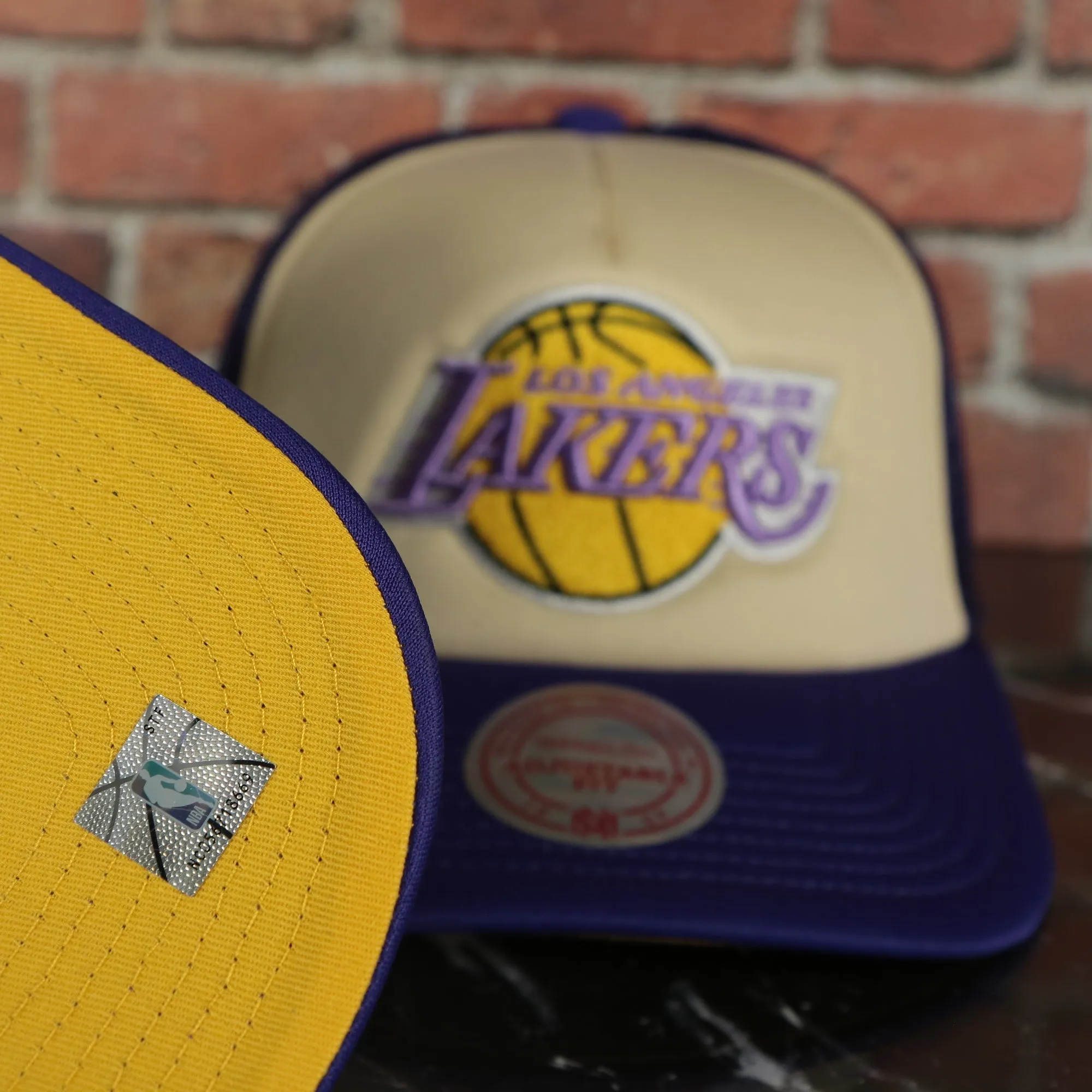 Los Angeles Lakers Vintage Lakers wordmark Yellow Bottom 2-Tone Foam Trucker Hat | Purple/Off-White Mitchell and Ness Hat