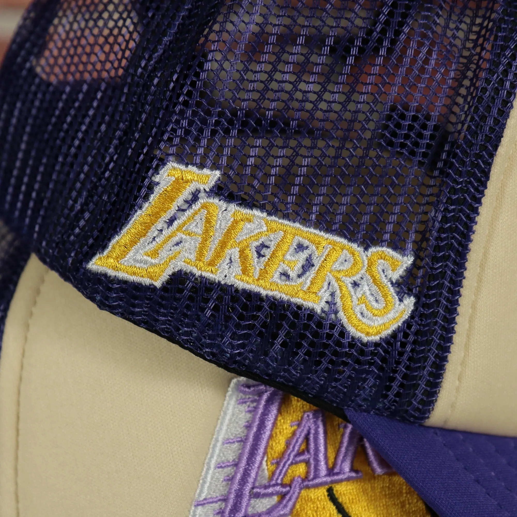 Los Angeles Lakers Vintage Lakers wordmark Yellow Bottom 2-Tone Foam Trucker Hat | Purple/Off-White Mitchell and Ness Hat