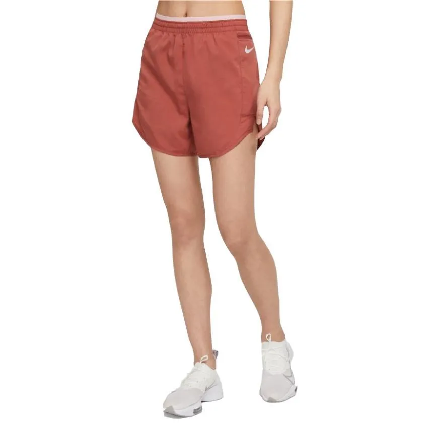 Nike TEMPO LUXE 5P SHORT MUJER