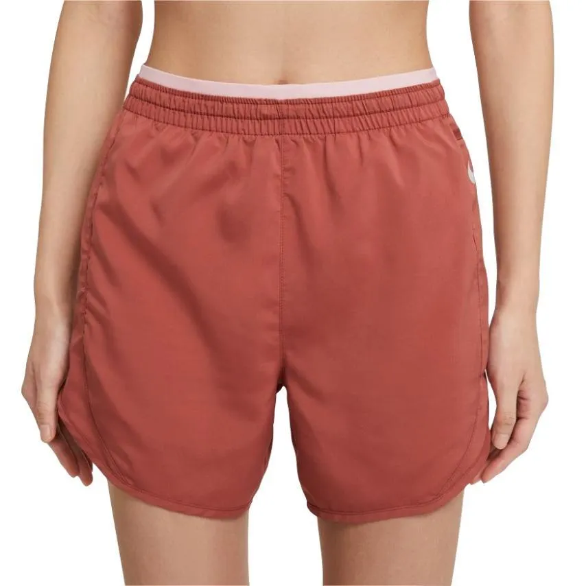 Nike TEMPO LUXE 5P SHORT MUJER