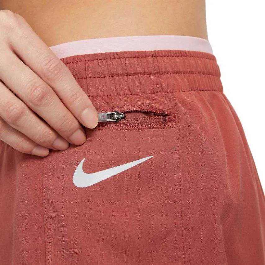 Nike TEMPO LUXE 5P SHORT MUJER