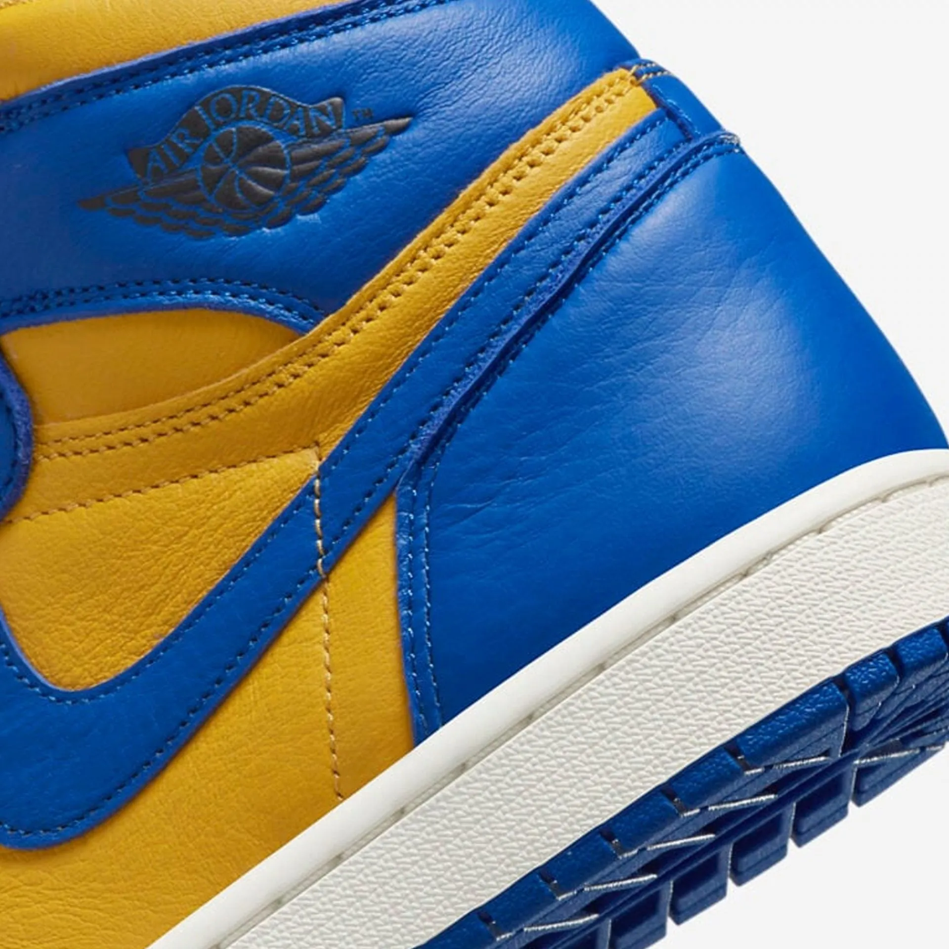 WMN'S AIR JORDAN 1 RETRO HIGH OG 'VARSITY MAIZE/GAME ROYAL-SAIL'